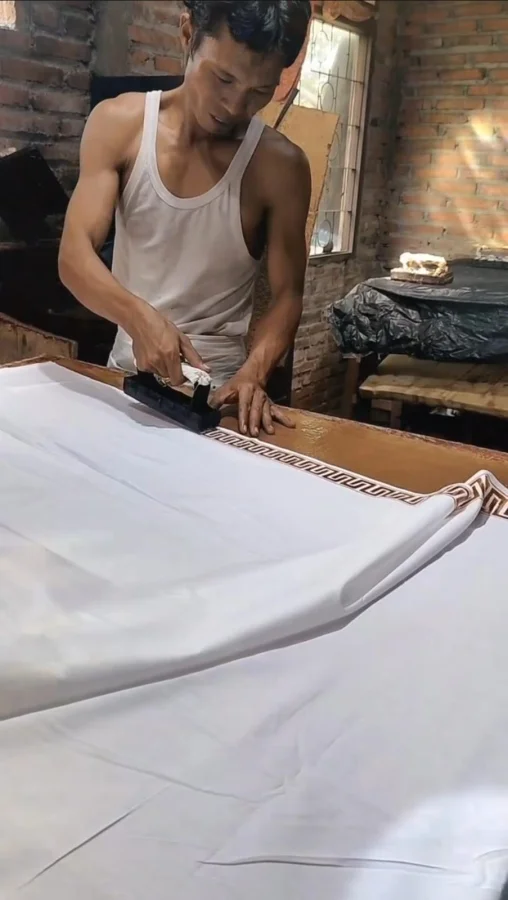 motif-sarung-batik-tangan-pengrajin-pernyataan-gaya-budaya