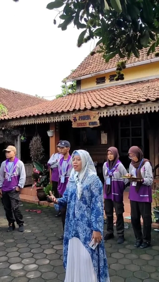 terima-kasih-anak-belajar-batik-kudus-generasi-muda