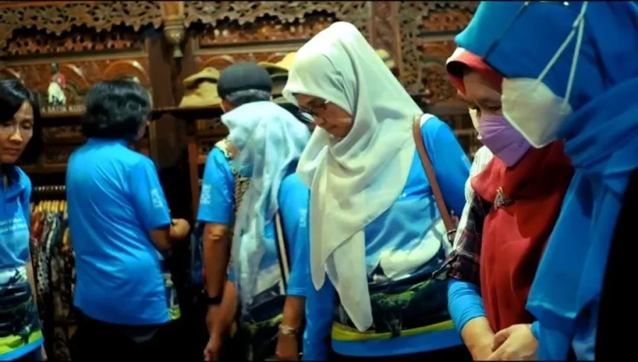 galeri-muria-batik-sejarah-kudus-titik-garis-lilin