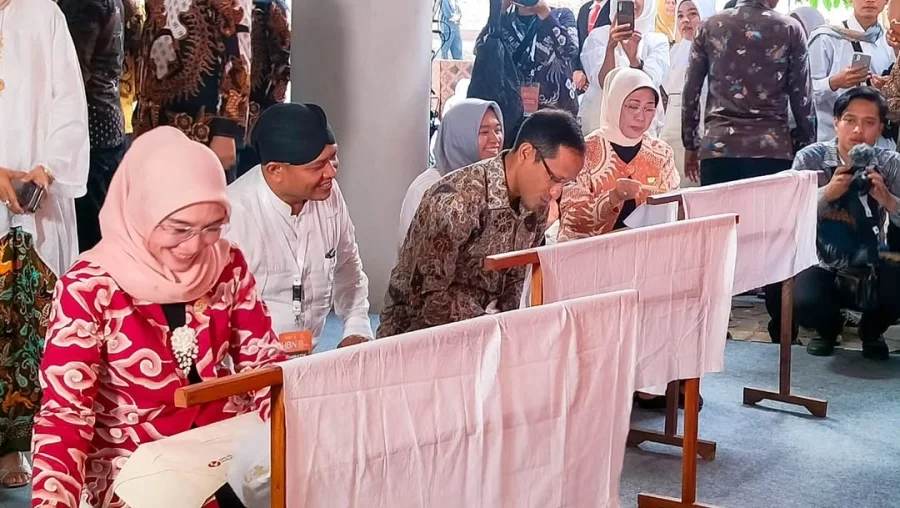 hari-batik-nasional-2023-tmii-muria-batik